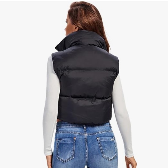 Fuinloth Women's Padded Vest, Stand Collar Zip Cropped Puffer in Black - Picture 4 of 5